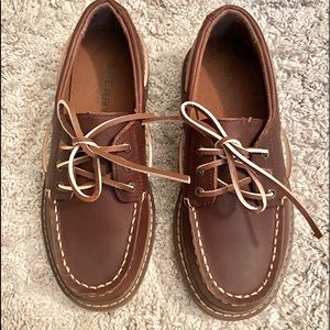 Boys Sperrys size 1M, never worn!